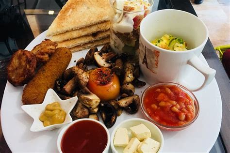 The 10 Best Cafés for Breakfast in Gurugram (Gurgaon).